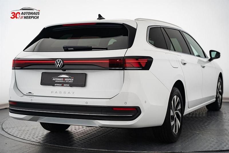 Neu VW Passat IQ Drive 150 PS (110 kW) 2025 Weiß Limousine