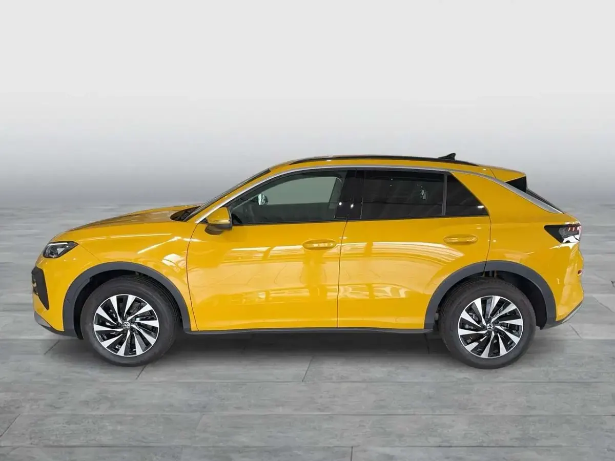 Neu VW T-Roc Life 150 PS (110 kW) 2026 Gelb SUV