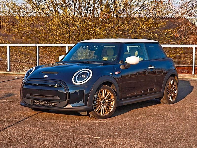 Gebraucht Mini Cooper SE Classic 135 kW (184 PS) 2023 Blau Kleinwagen