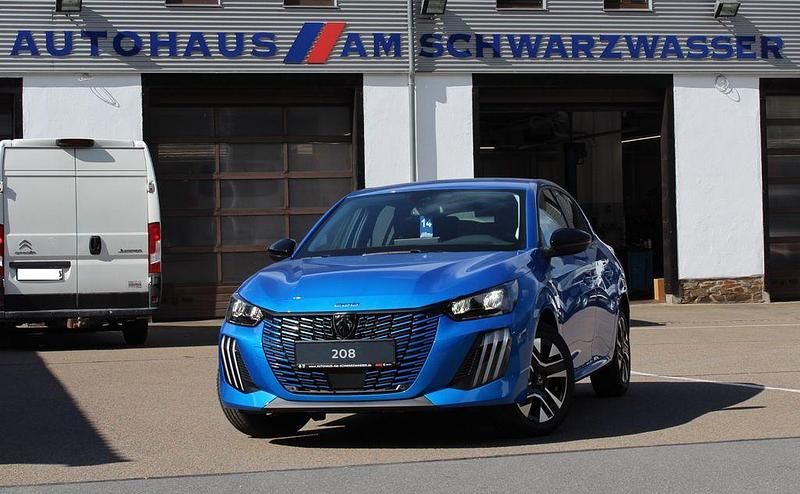 Blau Gebraucht 2025 Peugeot 208 Allure Kleinwagen | 24.770 € - Bild 1/4