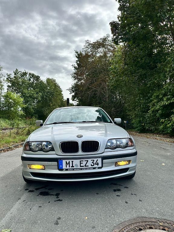 Gebraucht BMW 320 136 PS (100 kW) 1999 Silber Limousine