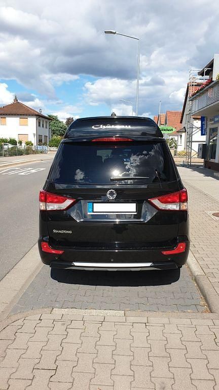 Gebraucht Ssangyong (KGM) Rodius 178 PS (130 kW) 2016 Schwarz Van / Kleinbus