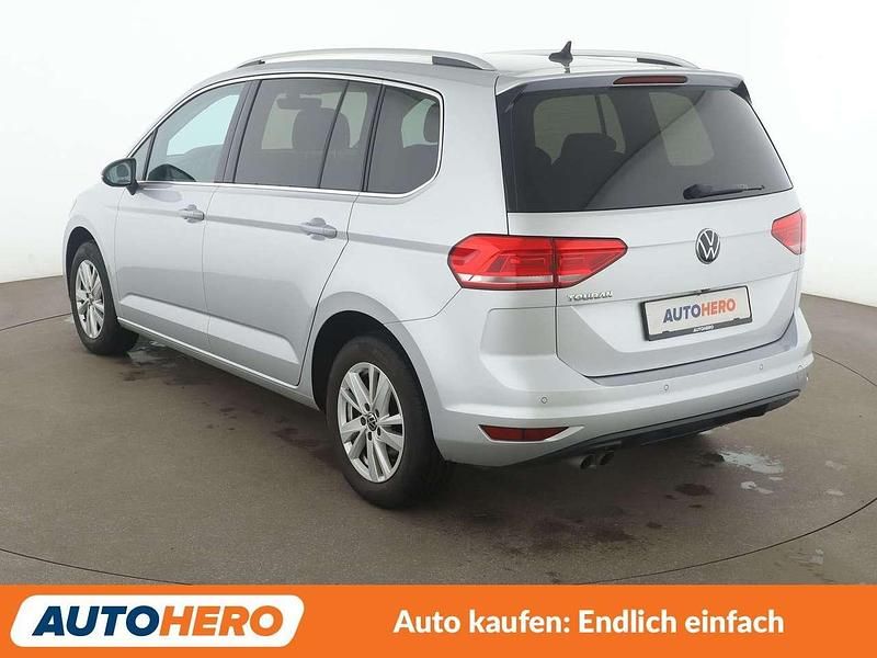 Gebraucht VW Touran Highline 150 PS (110 kW) 2020 Reflexsilber Van / Kleinbus