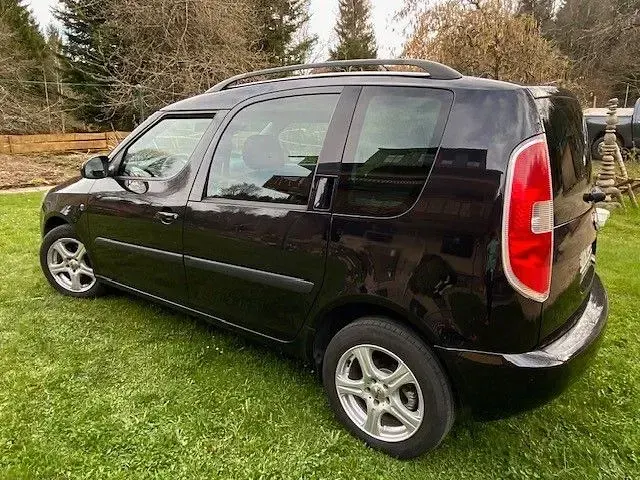 Gebraucht Skoda Roomster Ambition 105 PS (77 kW) 2013 Schwarz Van / Kleinbus