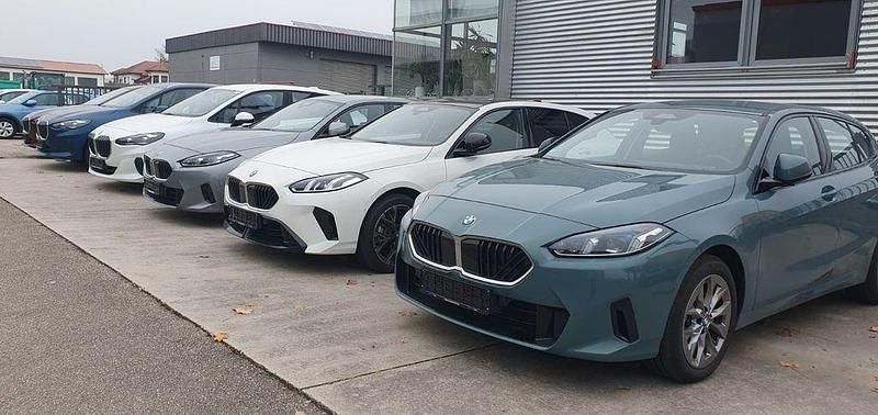 Weiß Gebraucht 2024 BMW 120 Kleinwagen | 26.599 € (Superpreis) - Bild 1/4