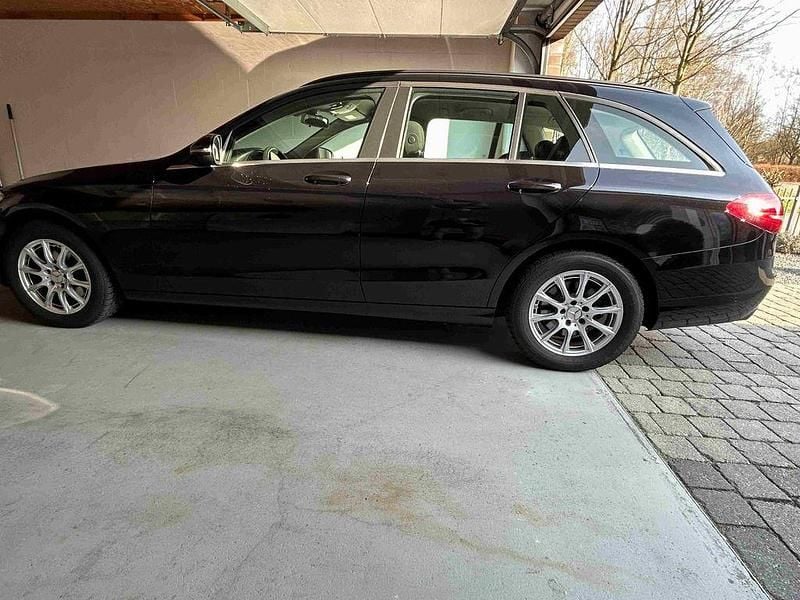 Gebraucht Mercedes 200 136 PS (100 kW) 2016 Schwarz Kombi