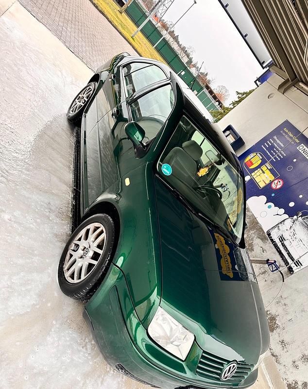 Grün Gebraucht 1999 VW Bora Limousine | 1.750 € (Etwas zu teuer) - Bild 1/4