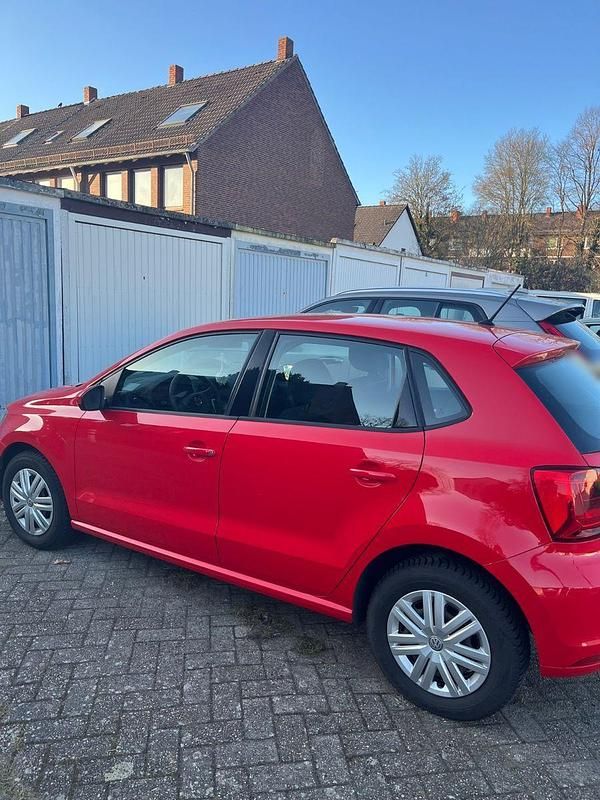Gebraucht VW Polo Trendline 60 PS (44 kW) 2014 Rot Kleinwagen