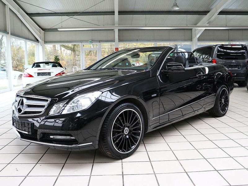 Gebraucht Mercedes E200 184 PS (135 kW) 2011 Schwarz Cabrio