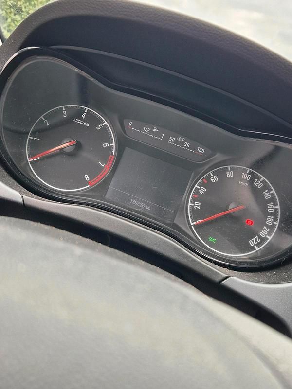 Gebraucht Opel Corsa 90 PS (66 kW) 2017 Rot Kleinwagen