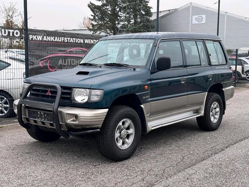 Grün Gebraucht 2025 Mitsubishi Pajero SUV | 7.900 € - Bild 1/4