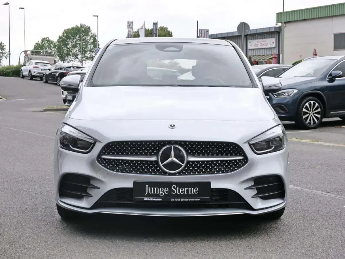 Gebraucht Mercedes B200 AMG 150 PS (110 kW) 2025 Hightechsilber metallic metallic Kleinwagen