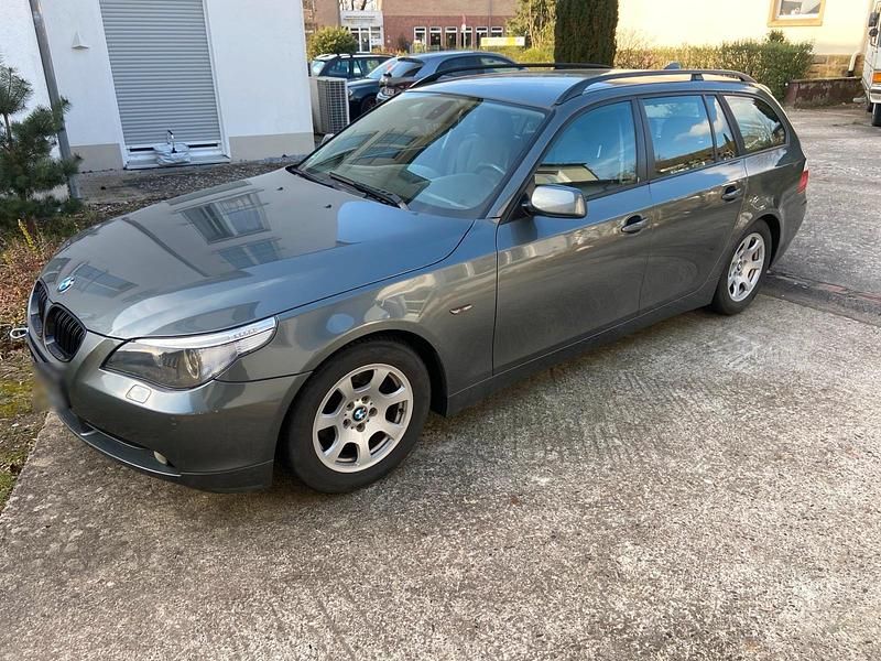Gebraucht BMW 523 177 PS (130 kW) 2006 Grau Kombi
