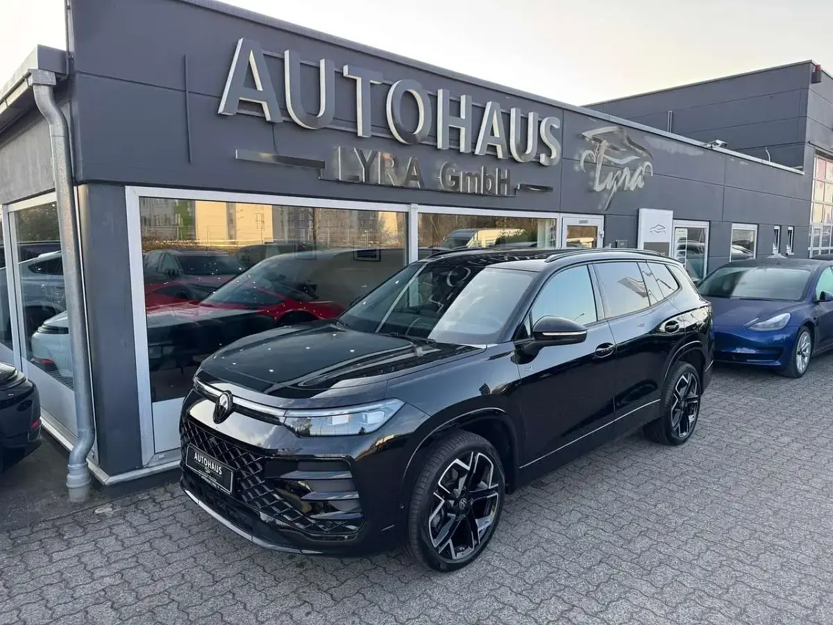 Gebraucht VW Tayron R-line 193 PS (141 kW) 2025 Grenadillschwarz metallic SUV