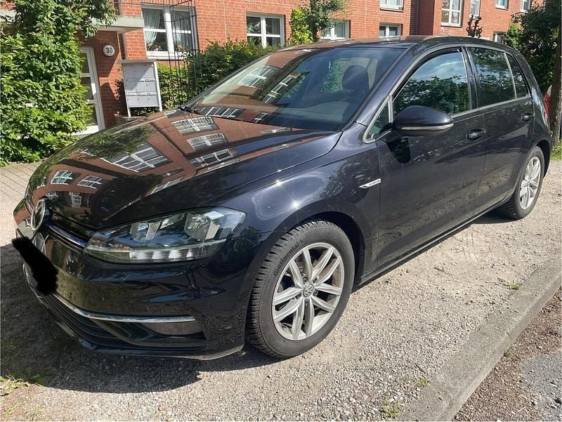 Schwarz Gebraucht 2019 VW Golf VII IQ Drive Kleinwagen | 13.999 € (Superpreis) - Bild 1/4