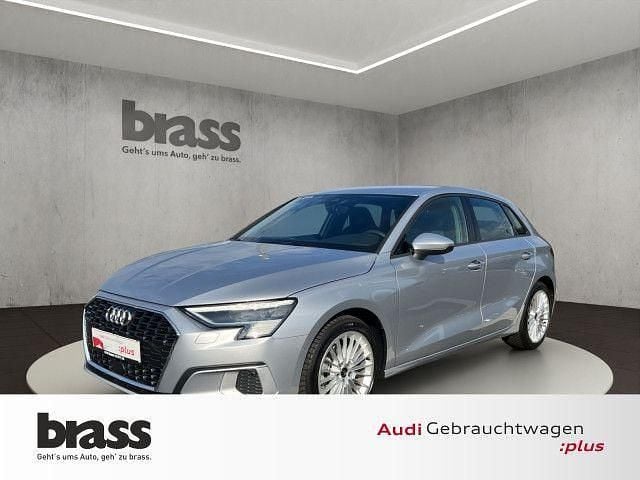 Florettsilber metallic Gebraucht 2024 Audi A3 Sportback Ambiente Limousine | 31.400 € (Guter Preis) - Bild 1/4