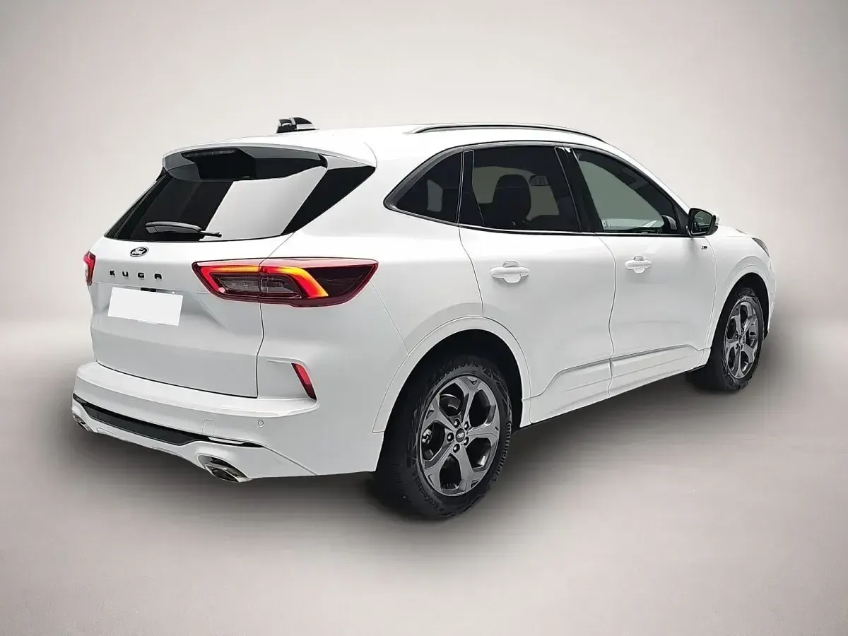 Gebraucht Ford Kuga ST-Line 186 PS (136 kW) 2025 Weiß SUV