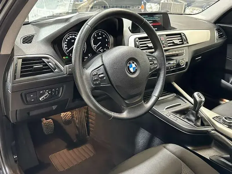Gebraucht BMW 118 Advantage 150 PS (110 kW) 2017 Schwarz Kleinwagen