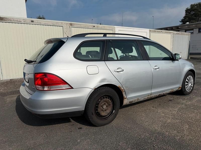 Gebraucht VW Golf V 105 PS (77 kW) 2008 Silber Kombi