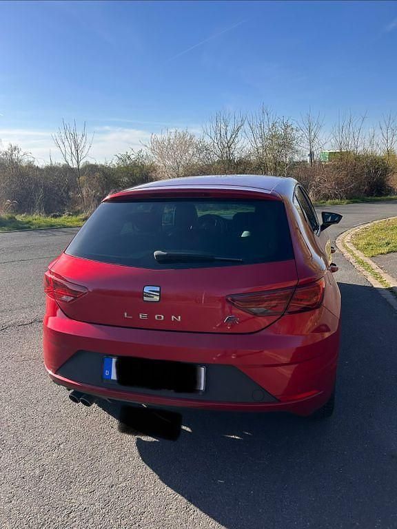 Gebraucht Seat Leon FR 125 PS (91 kW) 2018 Rot Limousine