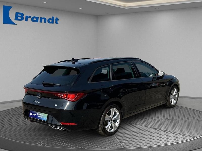 Gebraucht Seat Leon FR 110 PS (80 kW) 2024 Midnight schwarz metallic (metallic) Kombi