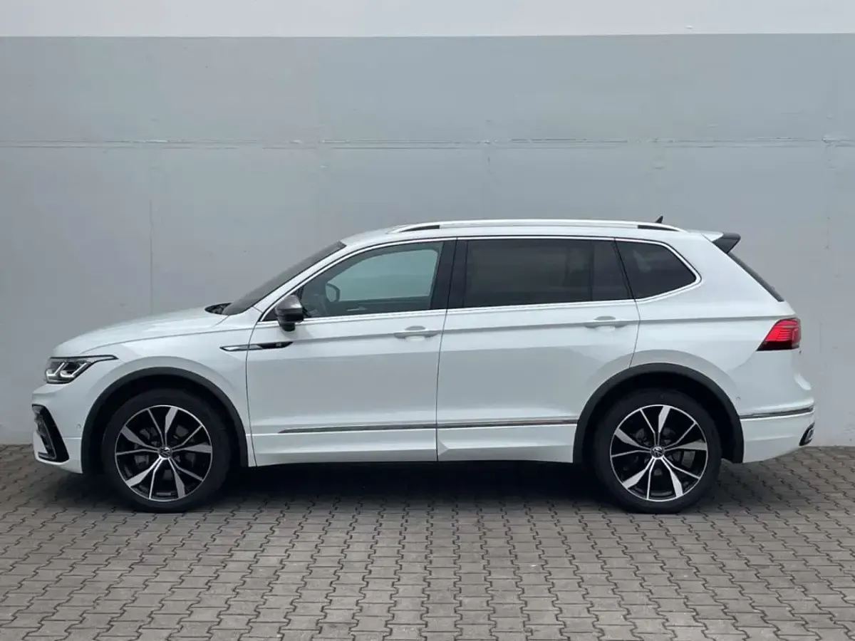 Gebraucht VW Tiguan Allspace R-line 200 PS (147 kW) 2024 Pure white SUV
