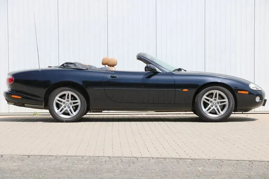 Gebraucht Jaguar XK8 298 PS (219 kW) 2003 Schwarz Cabrio