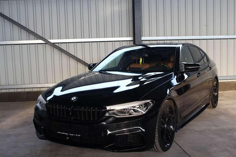 Gebraucht BMW 550 462 PS (339 kW) 2019 Saphirschwarz Limousine