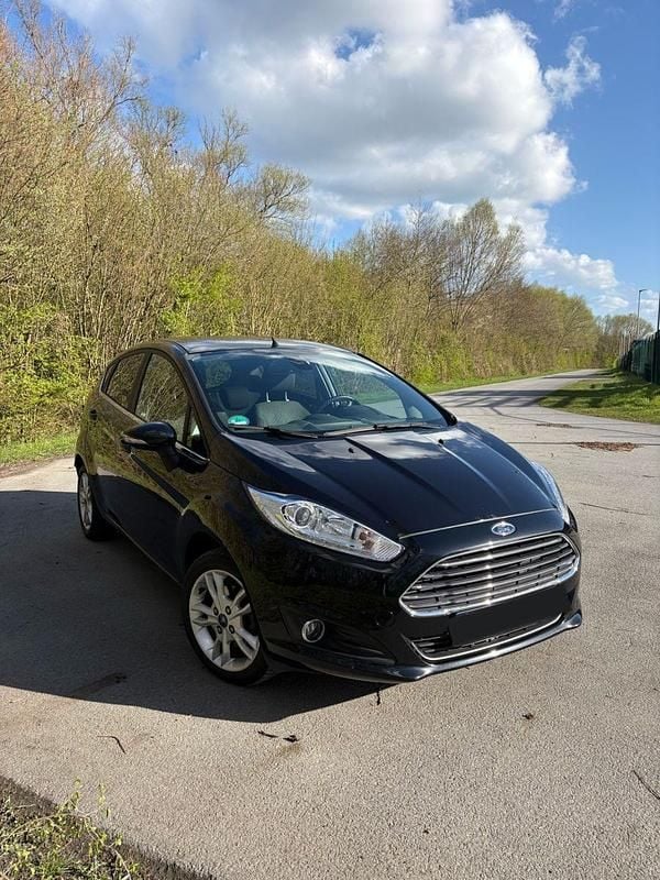 Gebraucht Ford Fiesta Titanium 101 PS (74 kW) 2016 Schwarz Kleinwagen