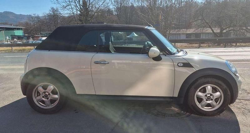 Gebraucht Mini Cooper Cabriolet 120 PS (88 kW) 2009 Weiß Cabrio