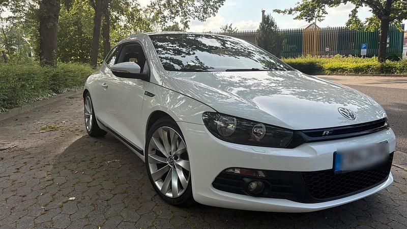Weiß Gebraucht 2009 VW Scirocco R-line Coupé | 6.400 € (Etwas zu teuer) - Bild 1/4