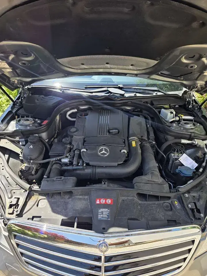 Gebraucht Mercedes E200 Avantgarde 184 PS (135 kW) 2012 Grau Limousine