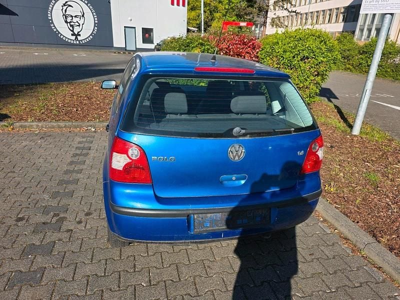 Second-hand VW Polo 75 CP (55 kW) 2006 Albastru Hatchback