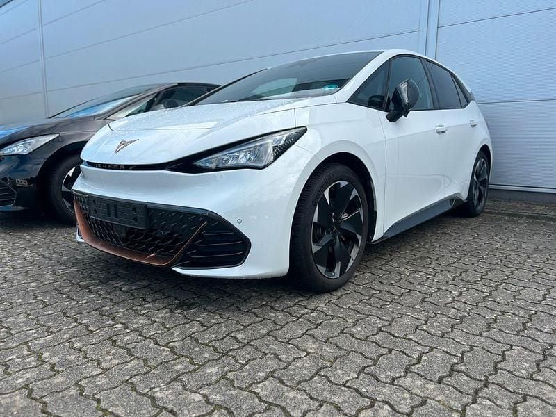 Weiß Gebraucht 2025 Cupra Born Kleinwagen | 32.490 € (Superpreis) - Bild 1/4