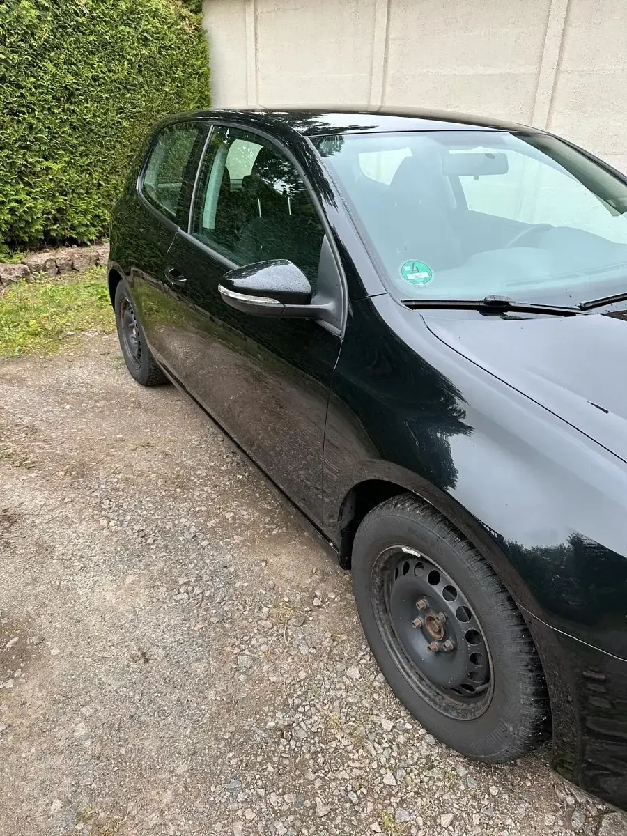Gebraucht VW Golf VII 105 PS (77 kW) 2012 Schwarz Limousine