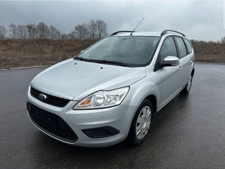 Silber Gebraucht 2009 Ford Focus Kombi | 1.000 € (Superpreis) - Bild 1/4