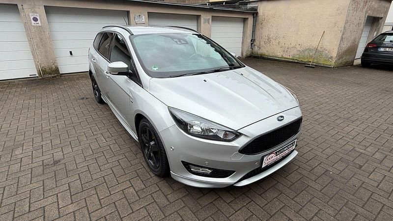 Gebraucht Ford Focus ST-Line 140 PS (102 kW) 2018 Silber Kombi