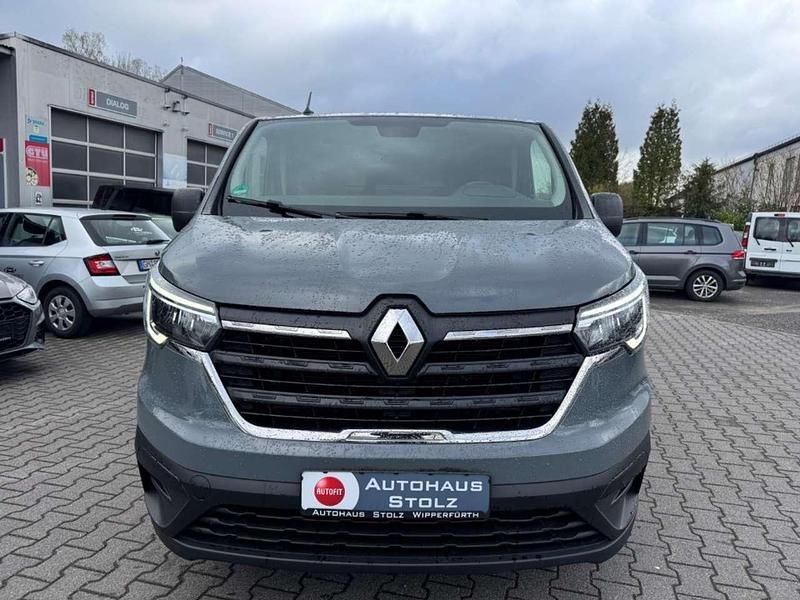 Gebraucht Renault Trafic Komfort 150 PS (110 kW) 2022 Grau Van / Kleinbus