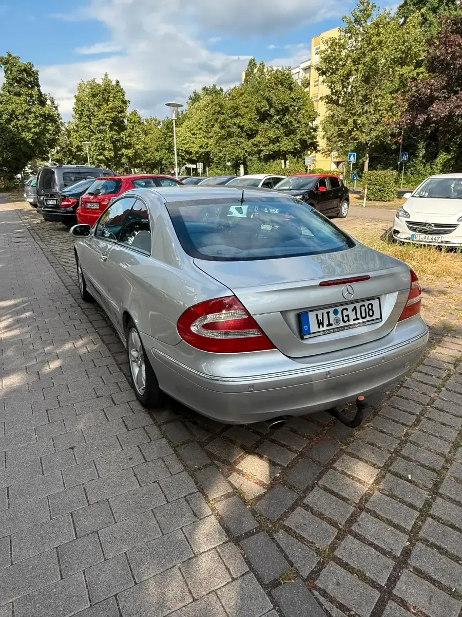 Gebraucht Mercedes CLK240 170 PS (125 kW) 2004 Silber Limousine