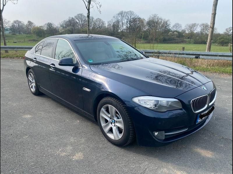 Gebraucht BMW 528 258 PS (189 kW) 2010 Blau Limousine