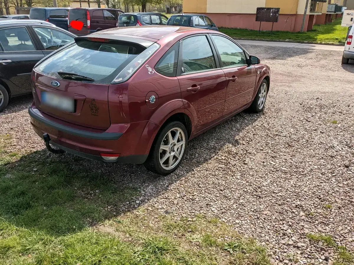 Gebraucht Ford Focus Ghia 101 PS (74 kW) 2004 Rot Limousine