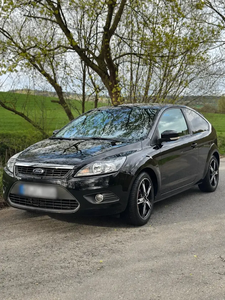 Second-hand Ford Focus 100 CP (73 kW) 2009 Negru Hatchback