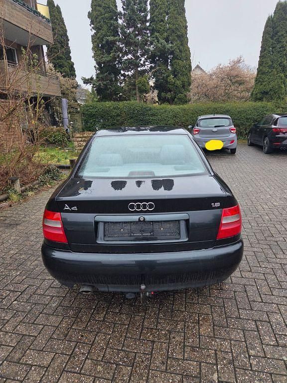 Second-hand Audi A4 125 CP (91 kW) 1998 Negru Berlinǎ
