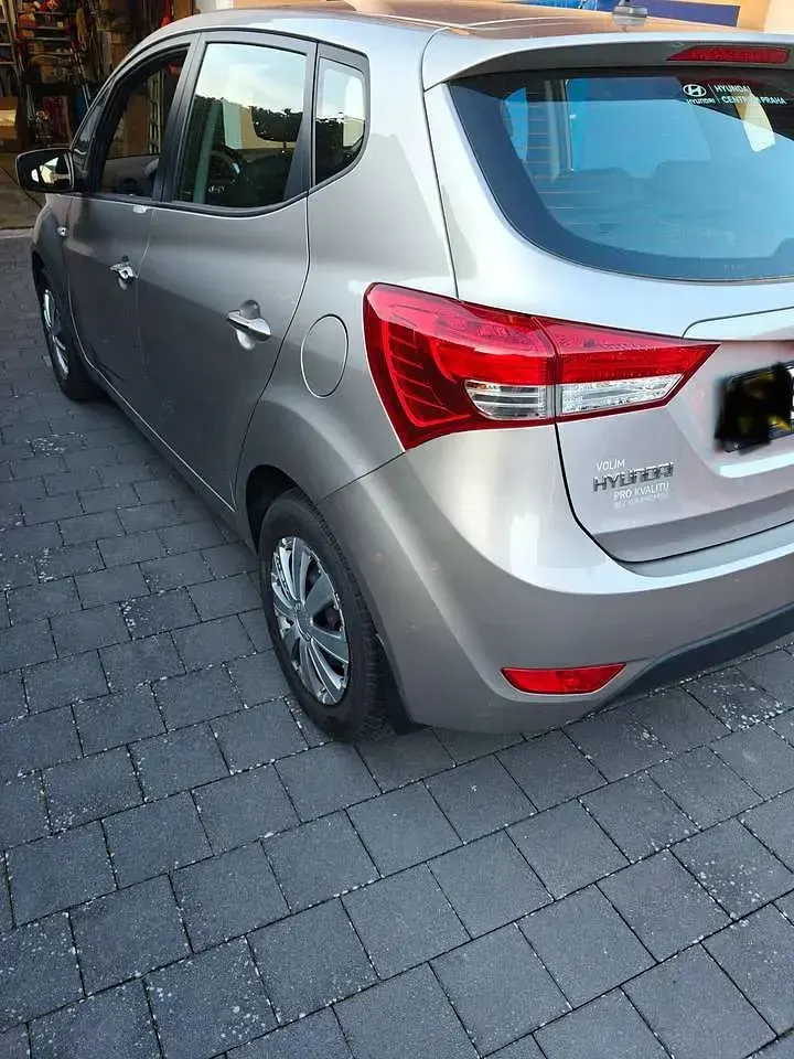 Gebraucht Hyundai ix20 Classic 90 PS (66 kW) 2017 Gold Kleinwagen
