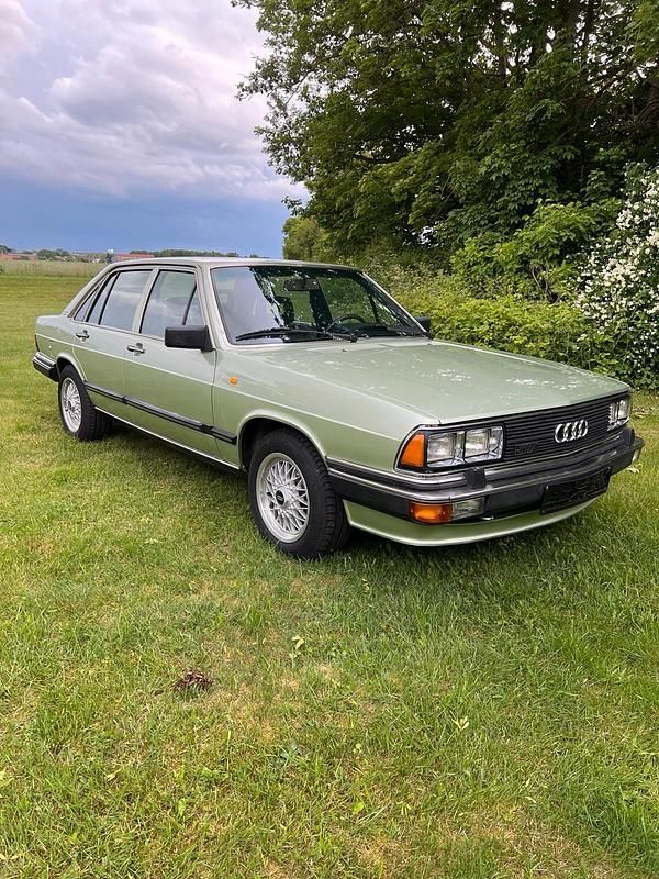 Second-hand Audi 200 170 CP (125 kW) 1981 Verde Berlinǎ