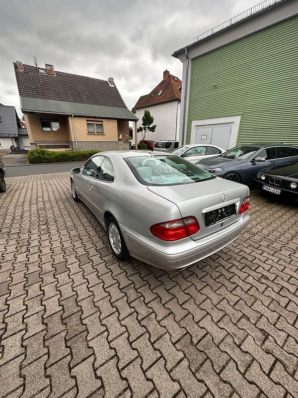 Gebraucht Mercedes CLK200 163 PS (119 kW) 2001 Coupé