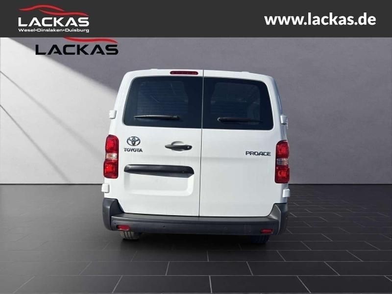 Gebraucht Toyota Proace 144 PS (105 kW) 2024 Ice white (weiss) Van / Kleinbus