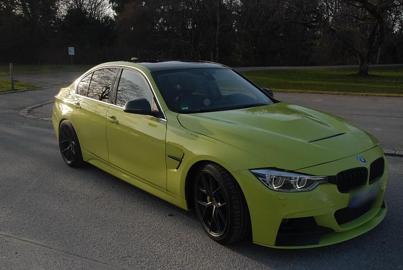 Gebraucht BMW 335 306 PS (225 kW) 2012 Gelb Limousine