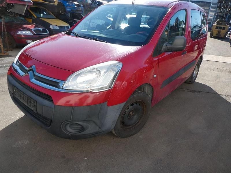 Gebraucht Citroën Berlingo Attraction 98 PS (72 kW) 2012 Rot Van / Kleinbus