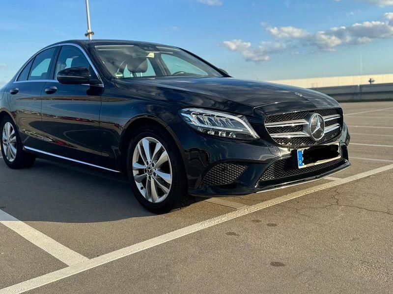 Schwarz Gebraucht 2019 Mercedes C180 Avantgarde Limousine | 19.999 € (Guter Preis) - Bild 1/4